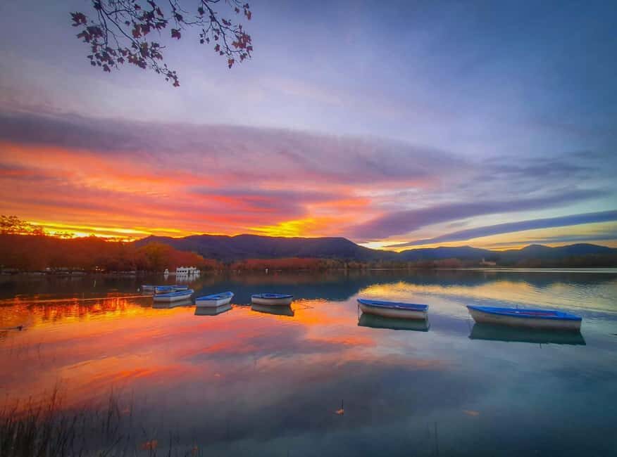 Banyoles: Small group historical walking tour - Unpacking the Banyoles Walking Tour: What to Expect