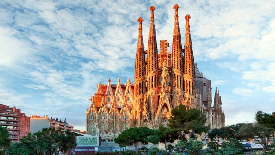 Barcelona by Heart Private Tour: Romantic Walk Through Time - What’s Included and Practical Details