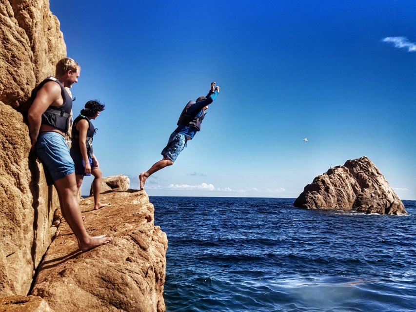 Barcelona: Costa Brava Tour with Kayak & Lagoon Snorkeling - Practical Tips for Participants