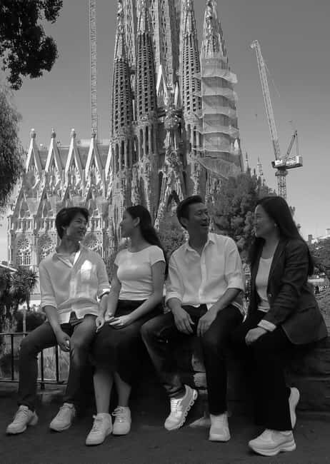 Barcelona - Private Family Photoshoot at Sagrada Familia - The Value of This Photoshoot