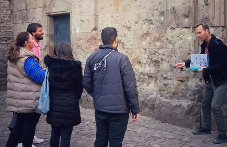 Barcelona: Ramblas, Old Town & Gaudí Houses Walking Tour - Detailed Breakdown of the Itinerary