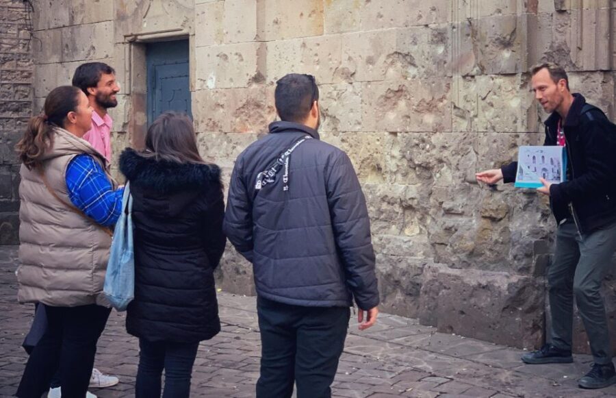 Barcelona: Ramblas, Old Town & Gaudí Houses Walking Tour - Detailed Breakdown of the Itinerary