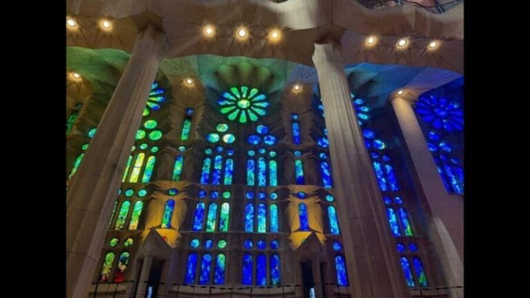 Barcelona: Sagrada Familia Guided Tour with Tickets - Practical Details