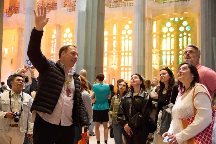 Barcelona: Sagrada Familia Skip-the-Line Guided Tour - Practical Details and Considerations