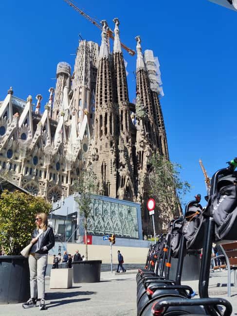 Barcelona Segway Tour: Gaudi Highlights - An In-Depth Look at the Gaudí Segway Tour Experience