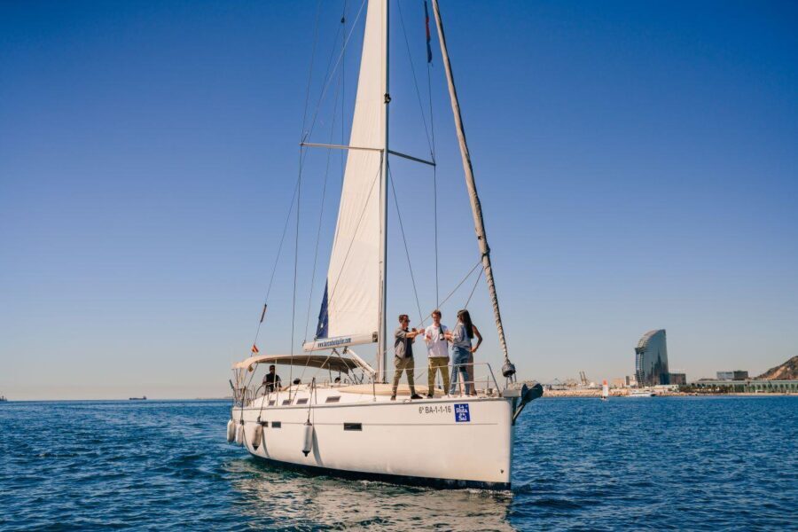 Barcelona: Sunset sail trip, GINTONIC workshop and open bar - An Overview of the Experience