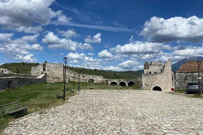 Berat city UNESCO tour, the Castle & Belshi lake- From Tirana - Exploring Berat Castle: The Heart of the City