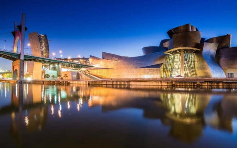 Bilbao: Guggenheim VIP Experience. Small Group. Expert Guide - The Itinerary: What to Expect
