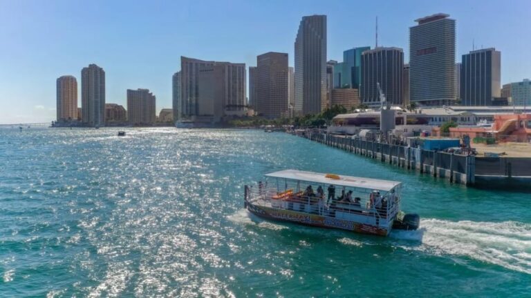 Biscayne Bay Boat ride with stops in Miami Beach and Miami - An In-Depth Look at the Biscayne Bay Boat Ride