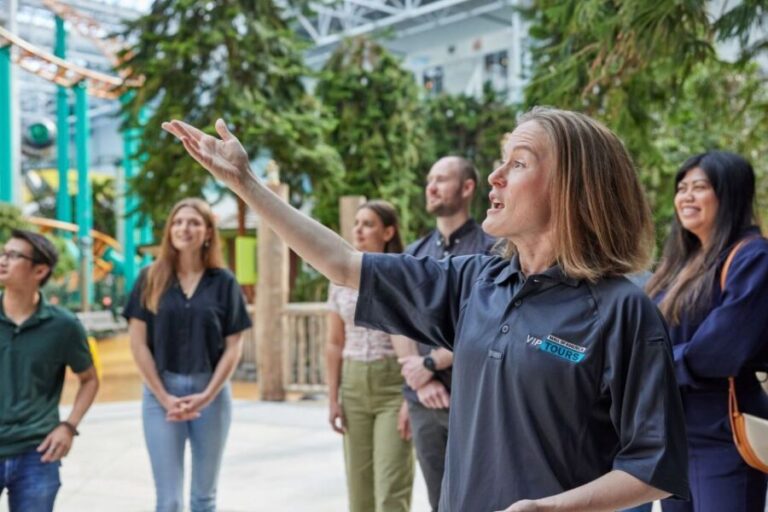 Bloomington: Mall of America Behind the Scenes Walking Tour - The Guides: Engaging and Knowledgeable