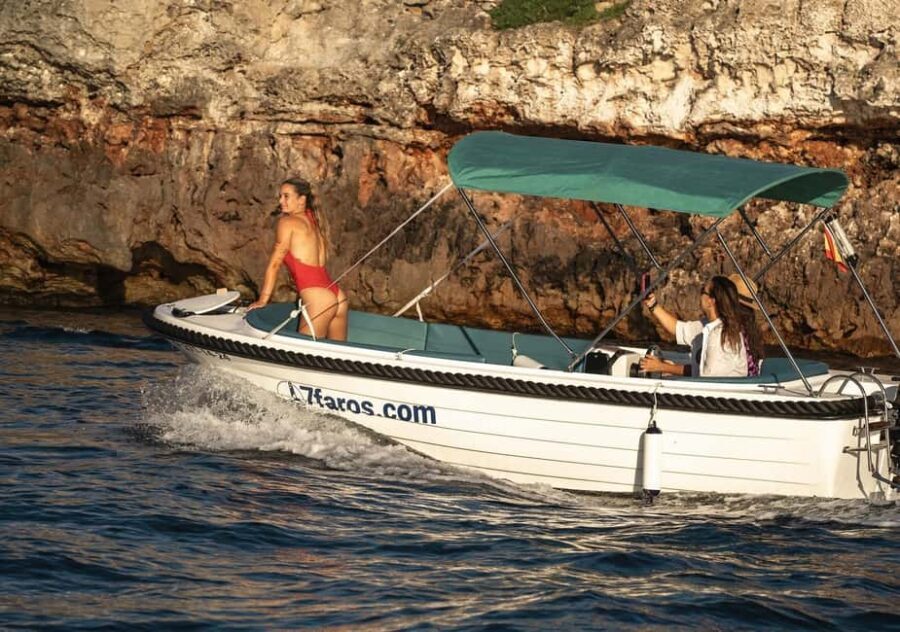Boat rental in Menorca with no license required. - Why This Experience Excels