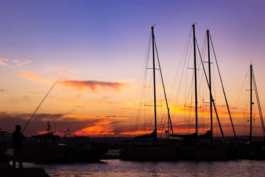 Boat tour of Ortigia at sunset with drinks included - Who This Tour Is Perfect For
