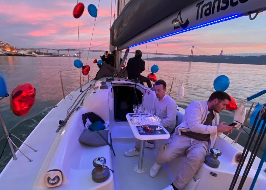 Boat Tour: Sailing into 2026 NYE in Lisbon 3H w/Champagne - Who Is This Tour Best For?
