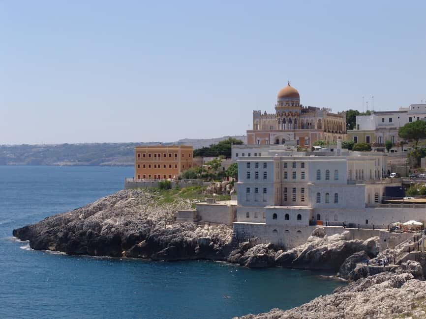 Boat trip from Castro to Malepasso with aperitif on board - FAQ