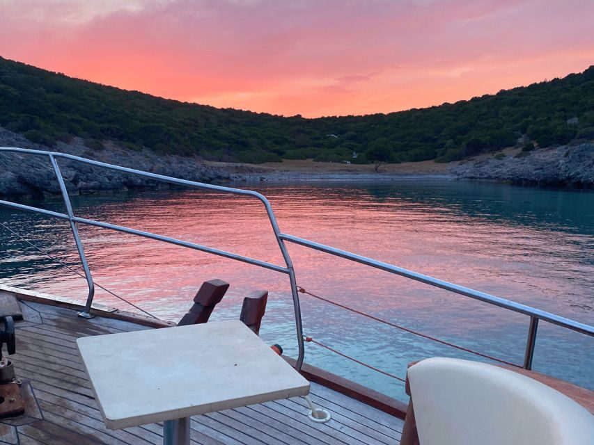 Bodrum: Bodrum Private Sunset Boat Tour - The Dinner Experience