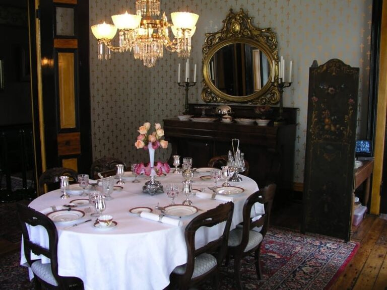 Bowling Green: Riverview at Hobson Grove Historic House - Comparing Similar Experiences
