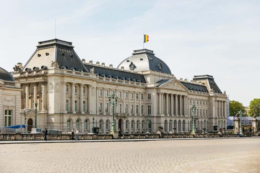 Brussels by Bike: City Highlights and Hidden Gems Tour - Exploring Brussels on Two Wheels