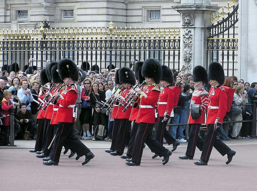 Buckingham Palace, Change the Guard & Crown Jewels Tour - What’s Included and What’s Not