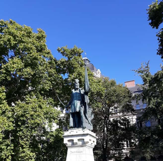 Budapest: Guided Musical Tour & Folk Music Performance - The Architectural Wonders and Landmarks
