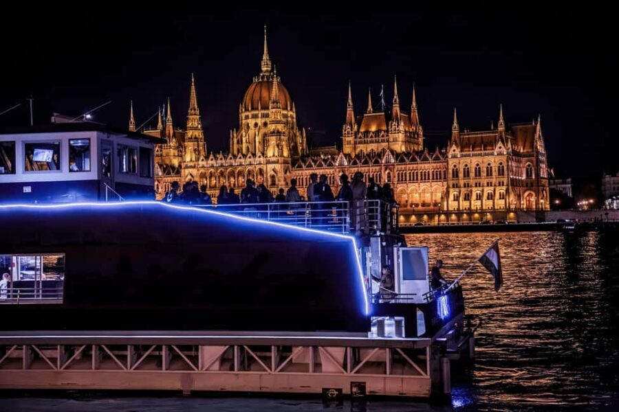 Budapest: Midnight Prosecco Cruise - Detailed Breakdown of the Experience