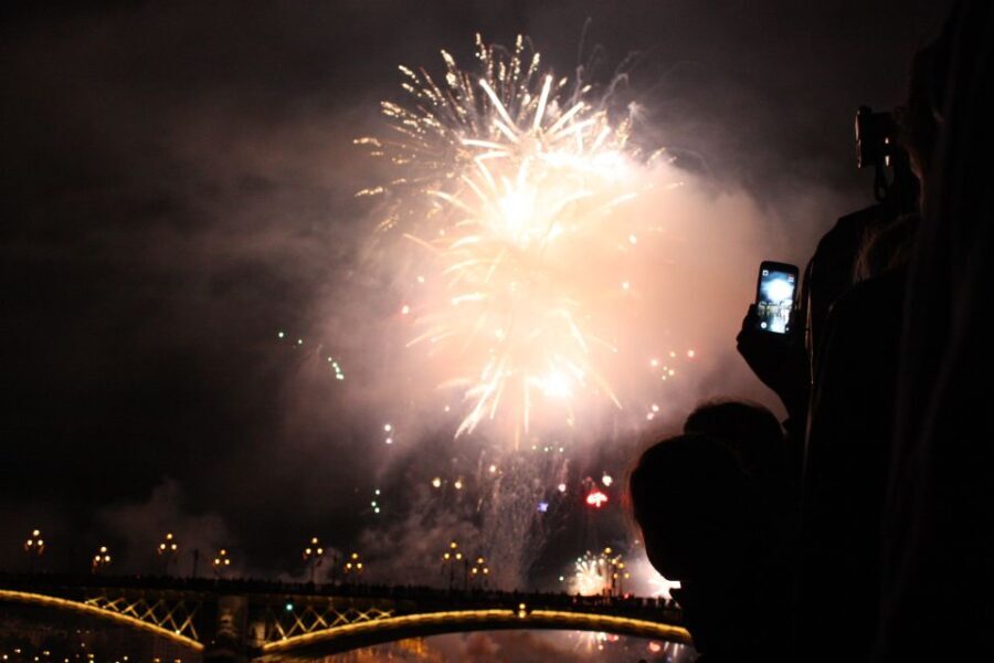 Budapest: New Years Eve Boat Cruise with Unlimited Drinks - The Itinerary in Detail