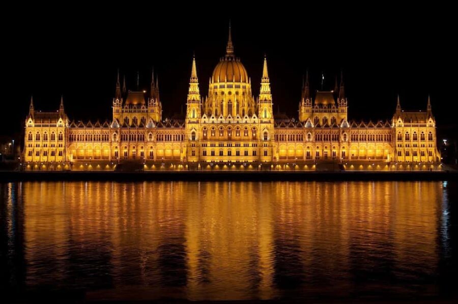 Budapest Night Tour and Danube Boat Ride (optional) - Exploring Budapest by Night: What to Expect