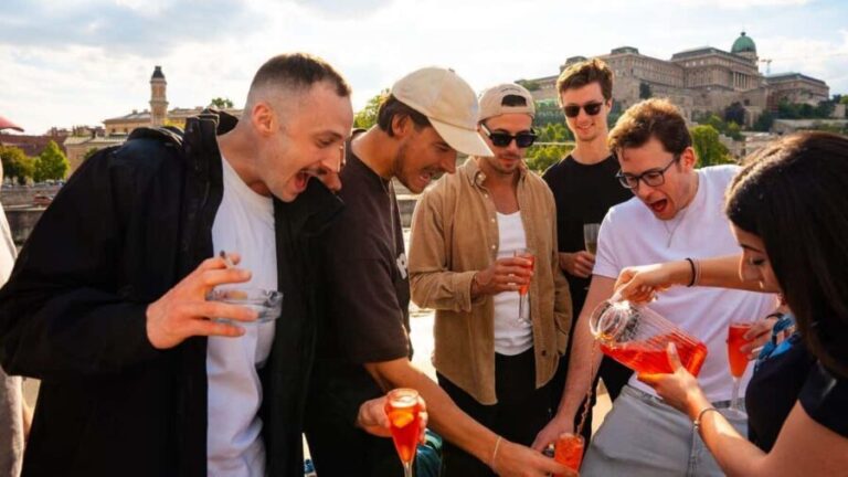 Budapest: Sip & Sail Cruise with Aperol & Prosecco Cocktails - Practical Tips for Your Cruise