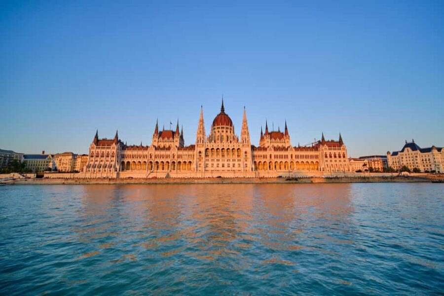 Budapest: Taste of Europe Sightseeing Night Cruise - Exploring the Experience in Detail