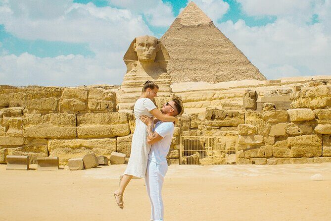 Cairo: Pyramids, Bazaar, Lunch with Female Guide - Transportation and Group Size