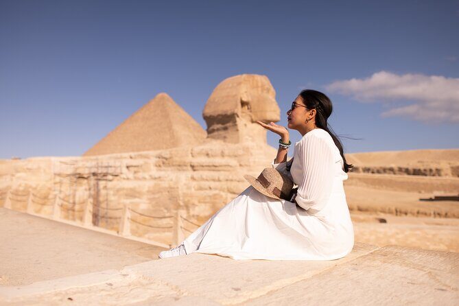 Cairo: Pyramids, Sphinx, Museum & Bazaar Tour with Female Guide - Egyptian Museum: A Treasure Trove of Ancient Artifacts