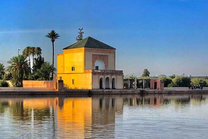 Casablanca : Hire a car with driver and licensed guide - Why Choose a Hire-a-Car with Driver and Guide?