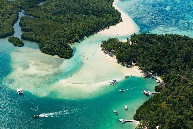 Catamaran Ile aux Cerfs, snorkeling + GRSE Waterfall, BBQ & Bar - An In-Depth Look at the Catamaran Ile aux Cerfs Experience