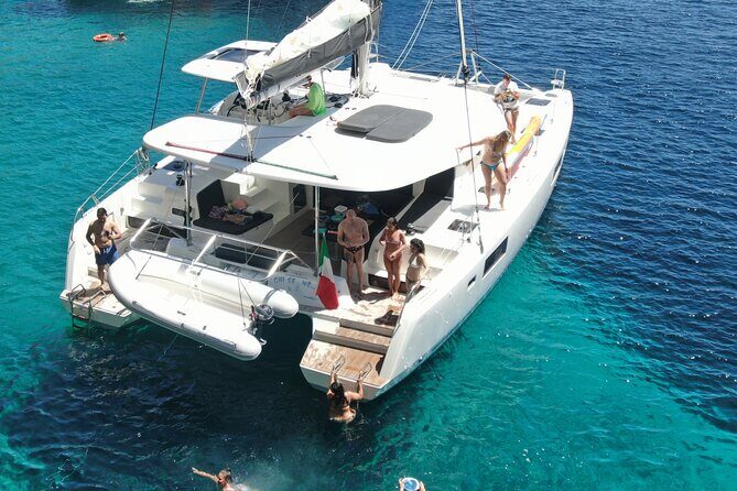 Catamaran in Alghero, daily boat trip - The Experience: Who Is It For?