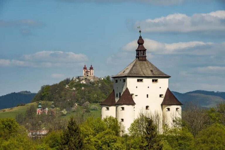 Caves, Cities & High Tatras: Grand Day Tour from Bratislava - Who Is This Tour Best For?