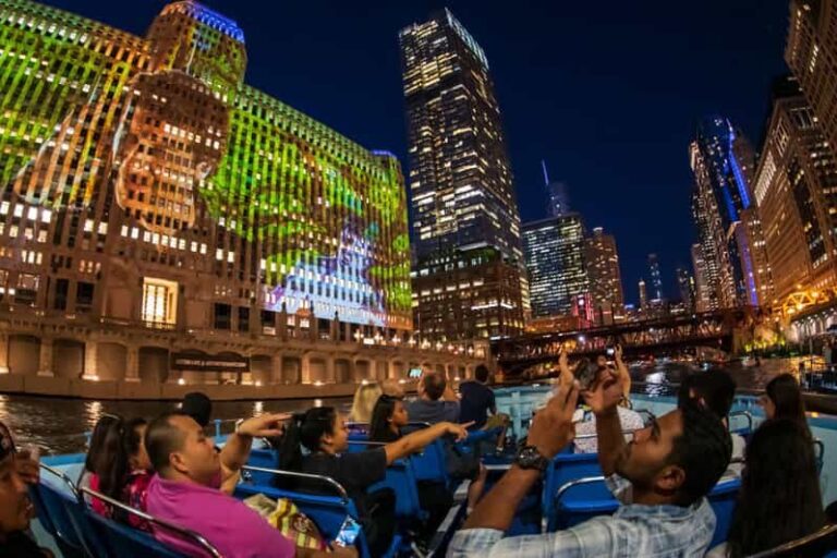 Chicago: Historic Gangsters & Ghosts Night Cruise - Who Will Love This Tour?