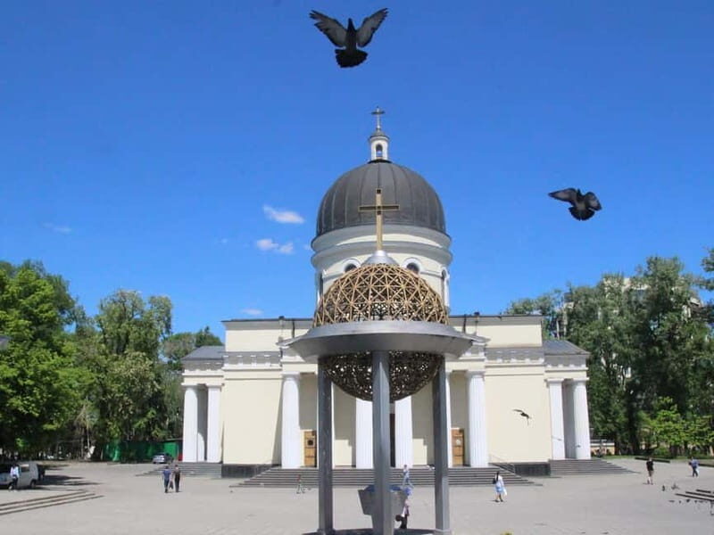 Chisinau: City Highlights Private Walking Tour - Why Choose This Tour?