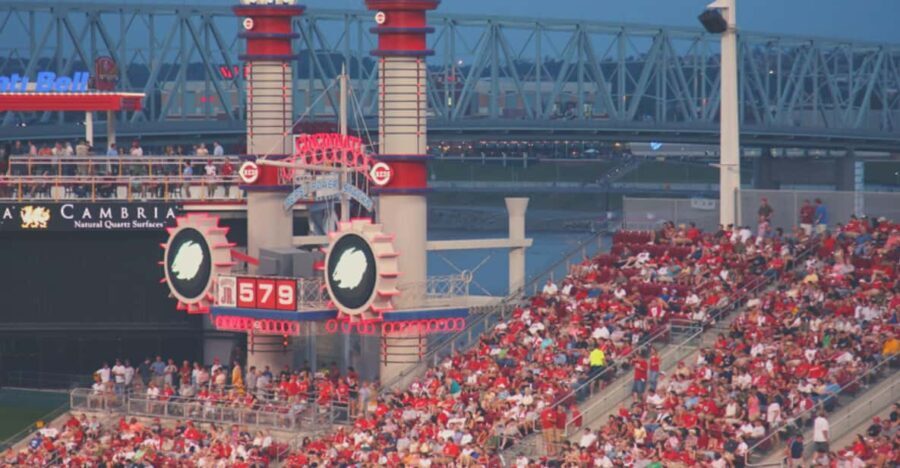 Cincinnati: Cincinnati Reds Baseball Game Ticket - The Game and Seating Options