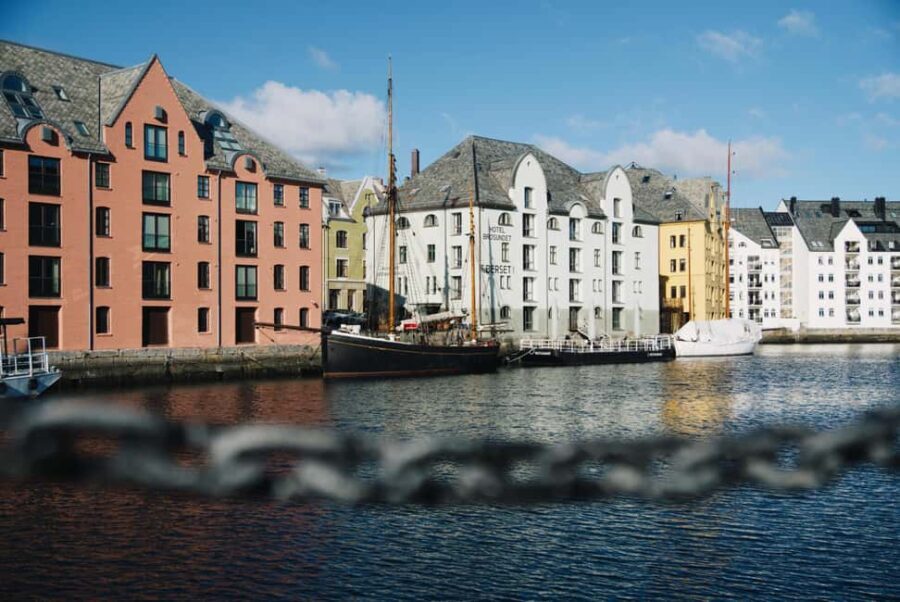 City tour in Ålesund: Art Nouveau, sea views, and insider tips - The Itinerary: What Makes Each Part Special