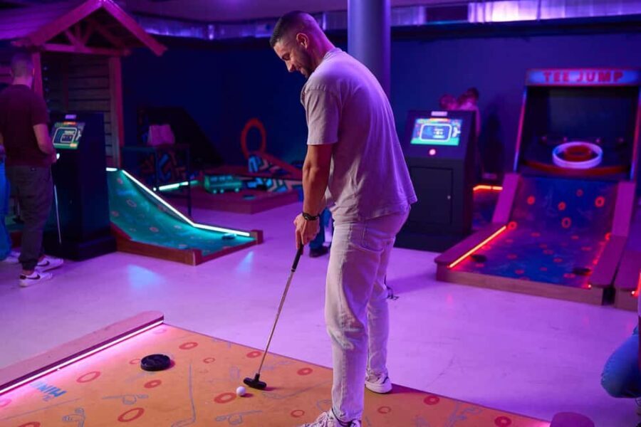Cologne: Adventure Minigolf  Interactive tour through movie sets! - Authentic Insights from Reviews