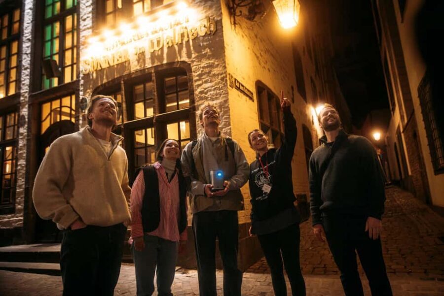Cologne: Cologne Cathedral & Old Town in the evening  interactive tour with projector - What’s Included & What’s Not?