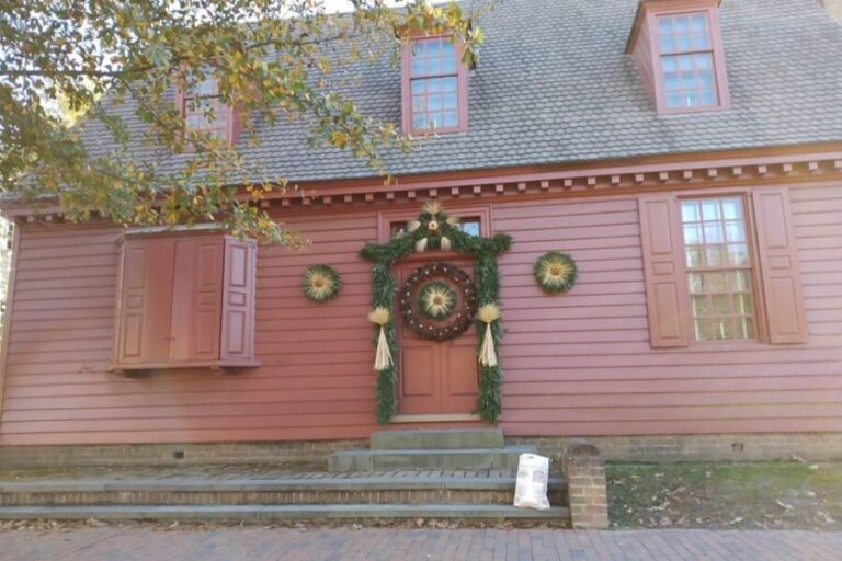 Colonial Williamsburg: Christmas Walking Tour - Who Should Consider This Tour?