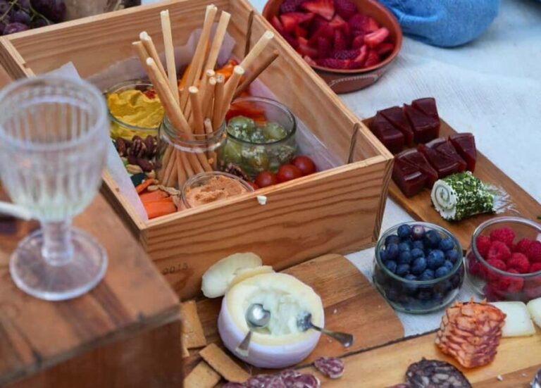 COMPORTA EXPERIENCE: LAND ROVER PREMIUM TOUR | PICNIC & DRONE INCLUDED - What Makes This Tour a Great Choice?