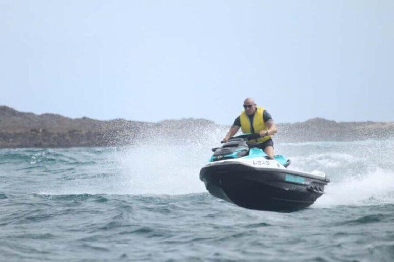 Corralejo: Power Jetski Experience - The Experience of the Guides and the Group