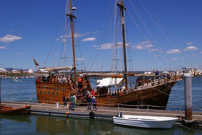 Cruise 3, Benagil - Afternoon - Caves 14:30H - 17:00H - What’s Included and What to Consider