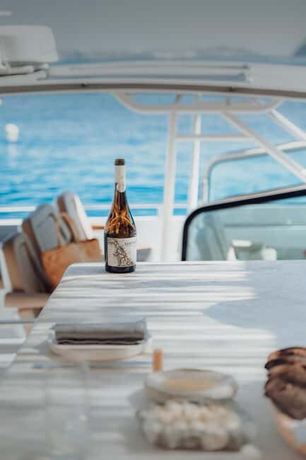 CRUISE AROUND SANTORINI IN STYLE AND SPEED - What to Expect on the Day