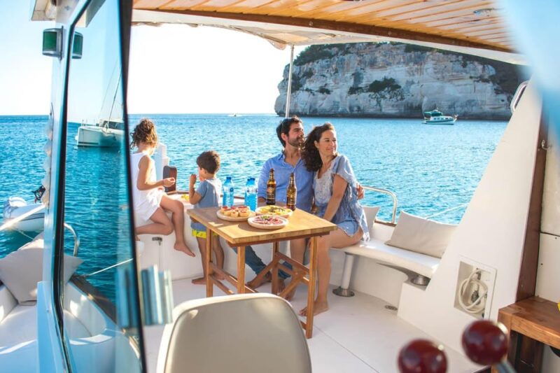 cruise-ship-passenger-for-the-beaches-of-the-south-of-menorca-snorkeling-and-sup