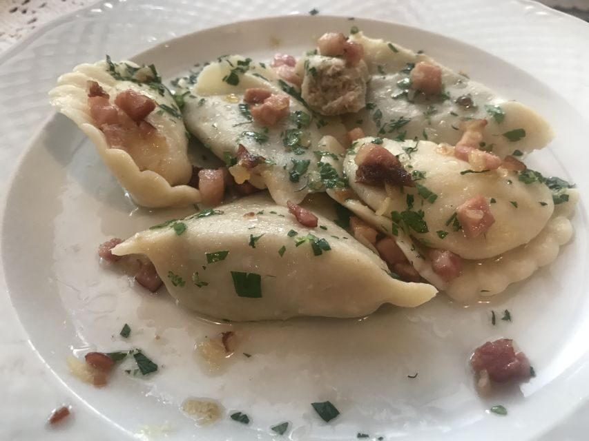 DAILY Warsaw Traditional Food Tasting & Guided Old Town Tour - The Guides and Group Experience