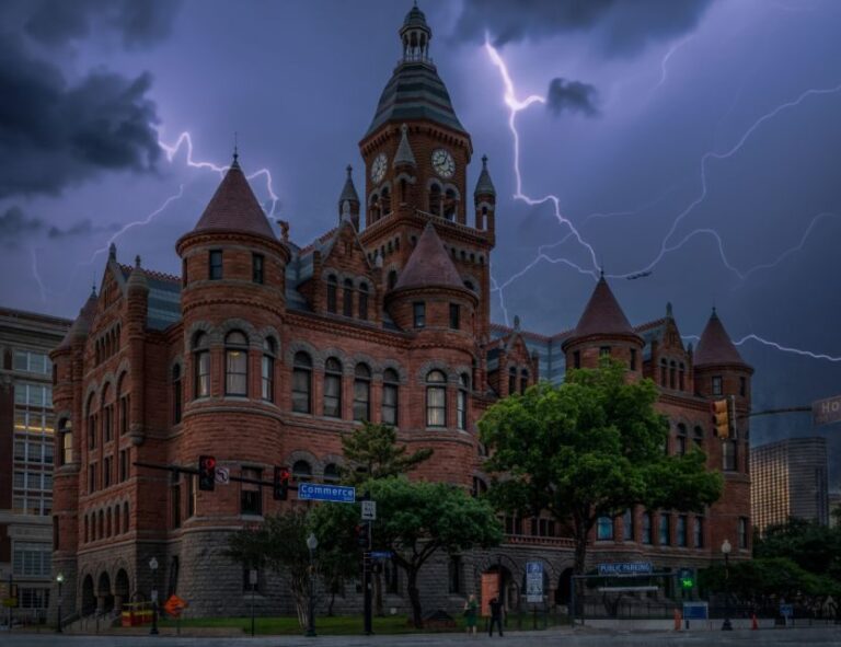 Dallas: Historic West End Ghost Walking Tour - Who Should Book This Tour?