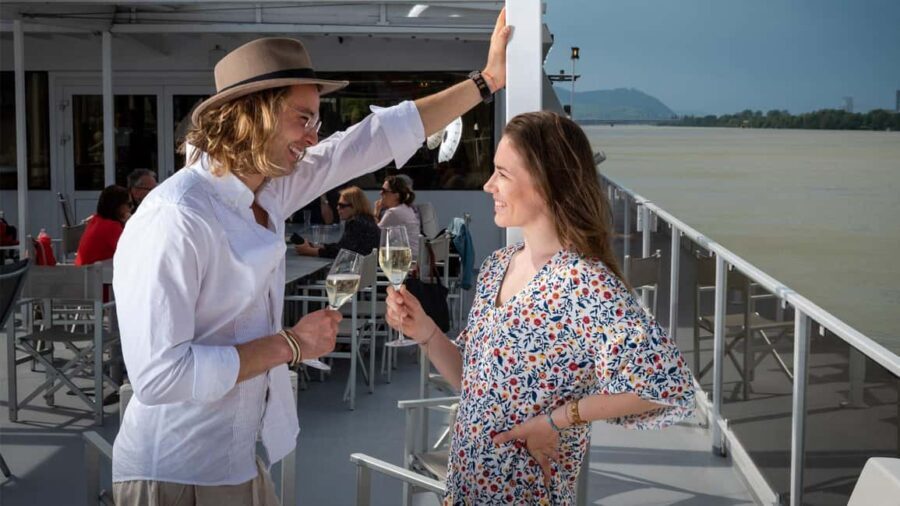 Danube Panorama Tour with free-flowing Prosecco - Who Will Love This Tour?