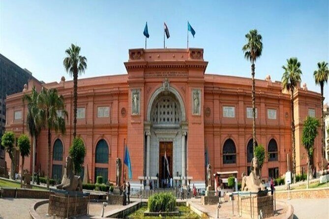 Day Tour Giza Pyramids and Egyptian Museum with Khan El-Khalili - Egyptian Museum: A Treasure Trove of Artifacts and History